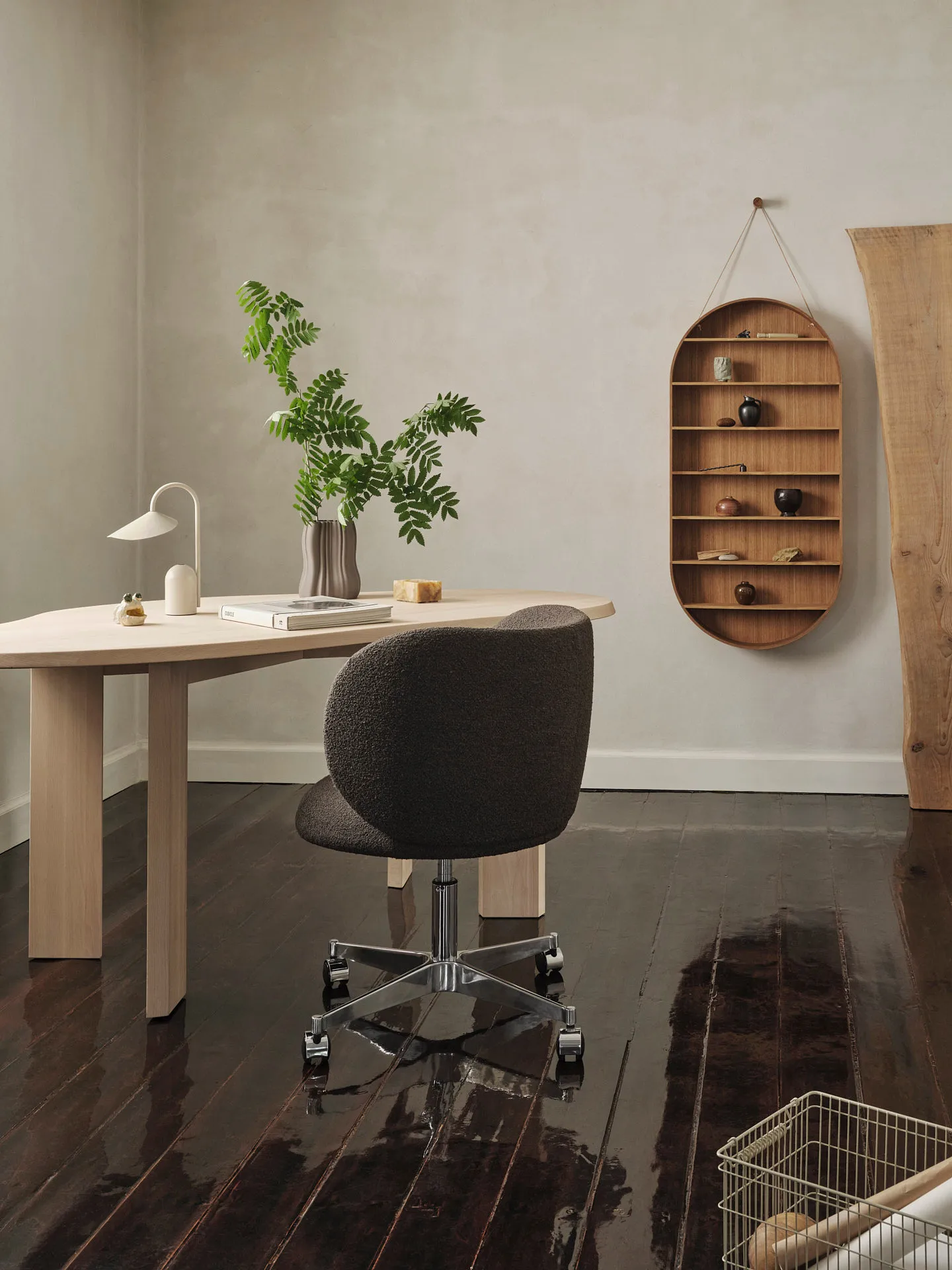 Oval Dorm hylla, Oiled oak Ferm Living