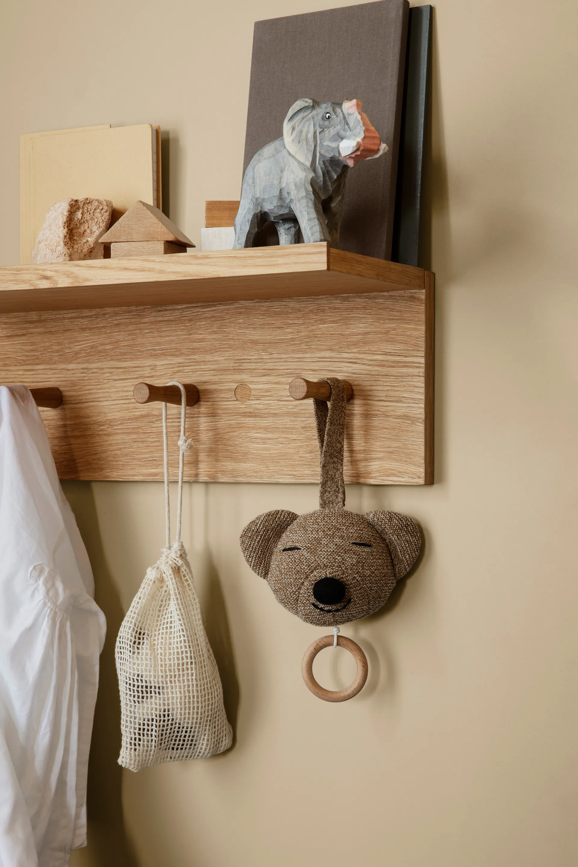 Place Rack knopplist hylla ek, Large Ferm Living