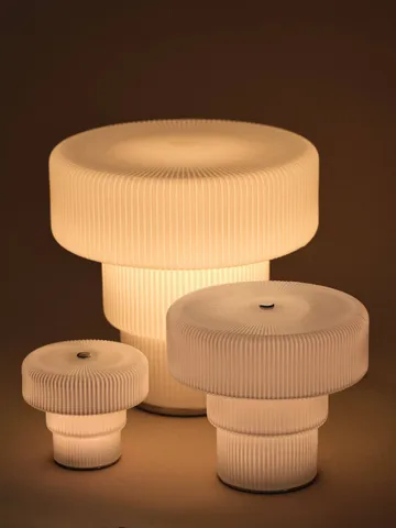 Ripple bordslampa - White, Ø28x28 cm - Ferm Living