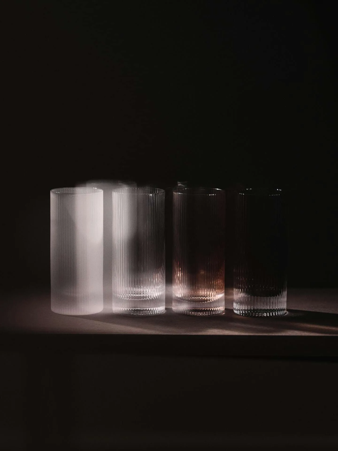 Ripple Highball glas 48 cl 2-pack, Smoked grey Ferm Living