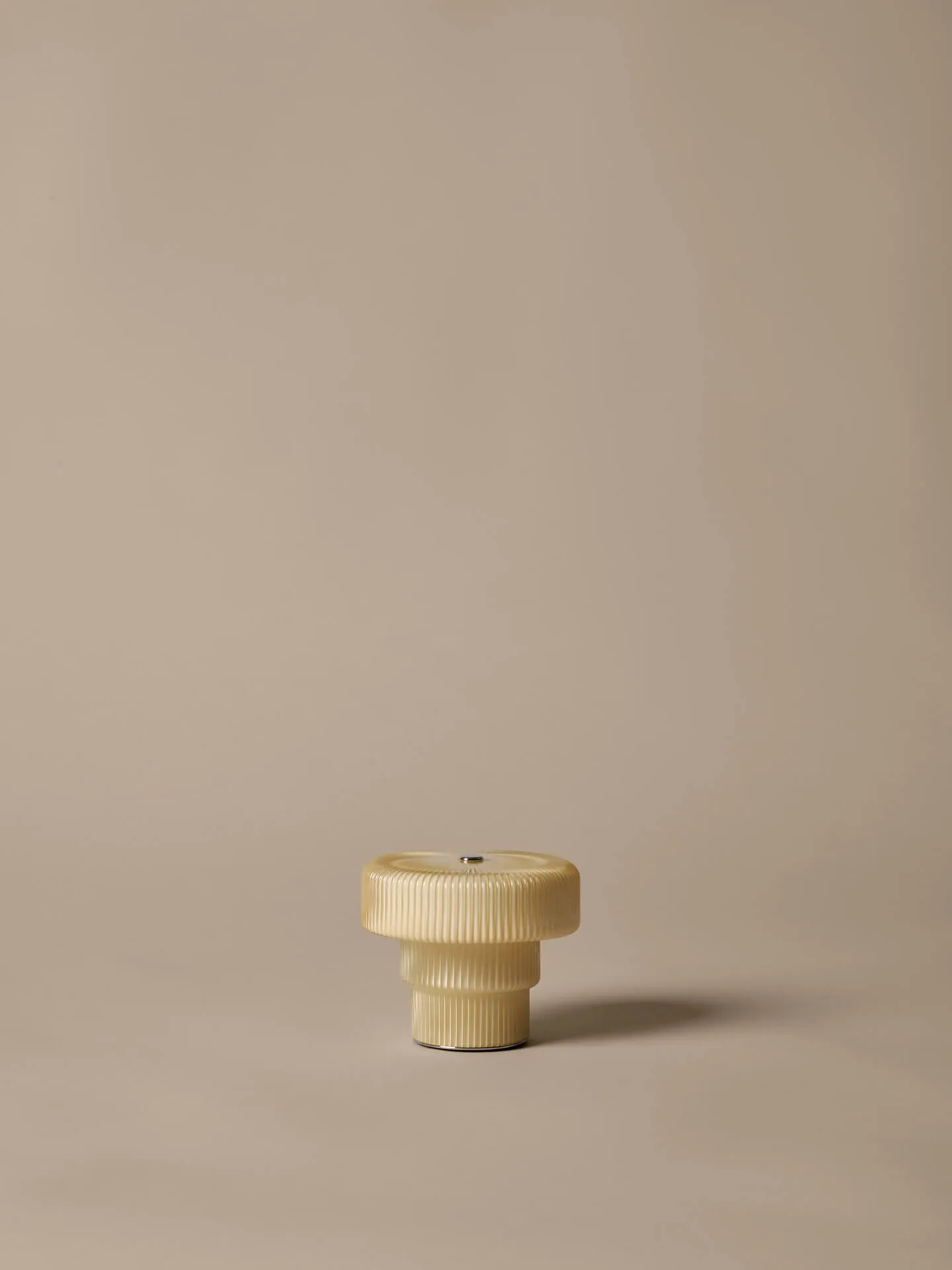 Ripple portabel bordslampa, Oat (beige), 10 cm Ferm Living