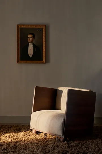 Rum loungefåtölj rich linen - Dark stained-natural - Ferm Living