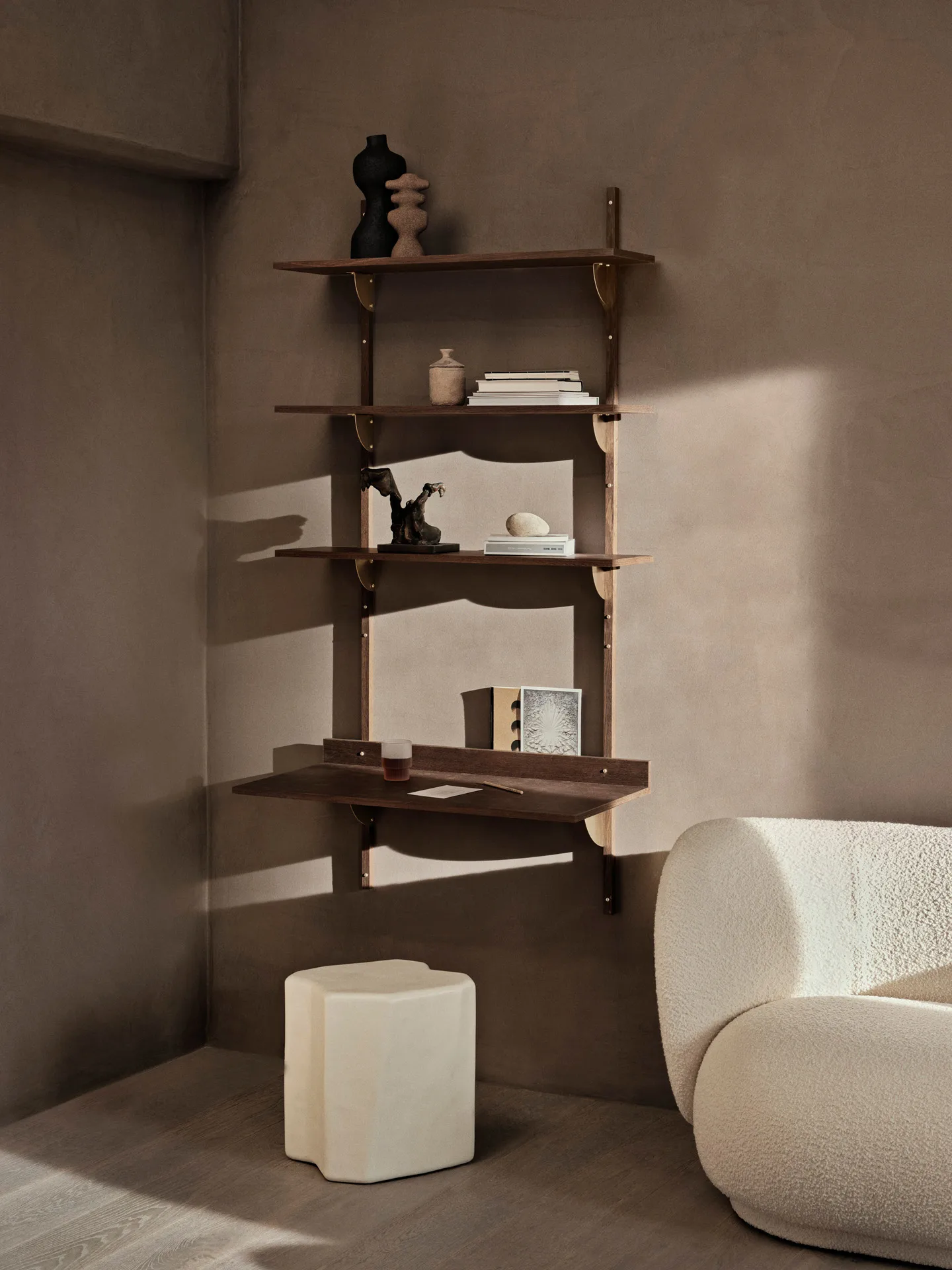 Sector skrivbord, Smoked Oak, brass Ferm Living