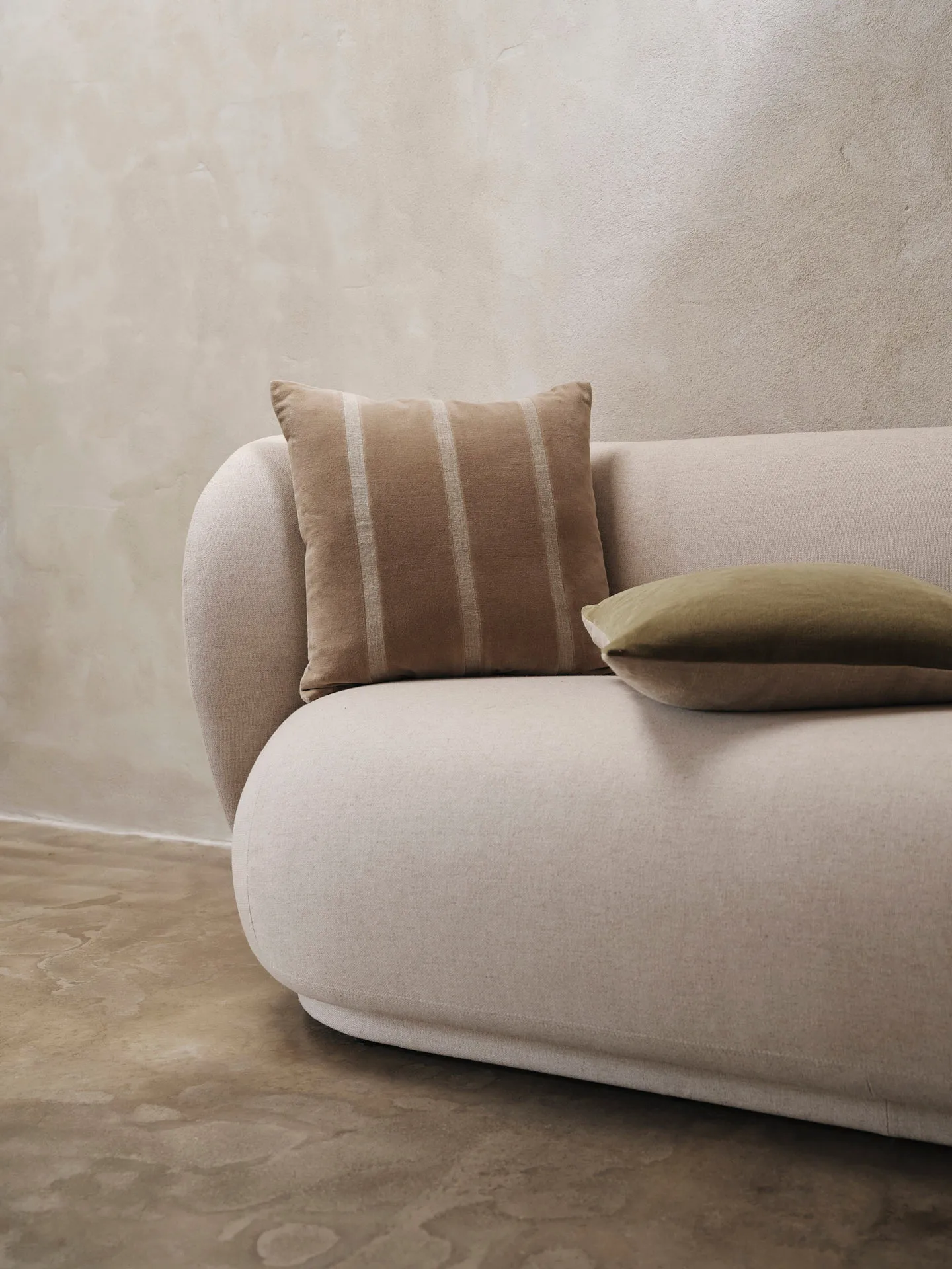 Senti Stripe kudde 50x50 cm, Dark sand-linen Ferm Living
