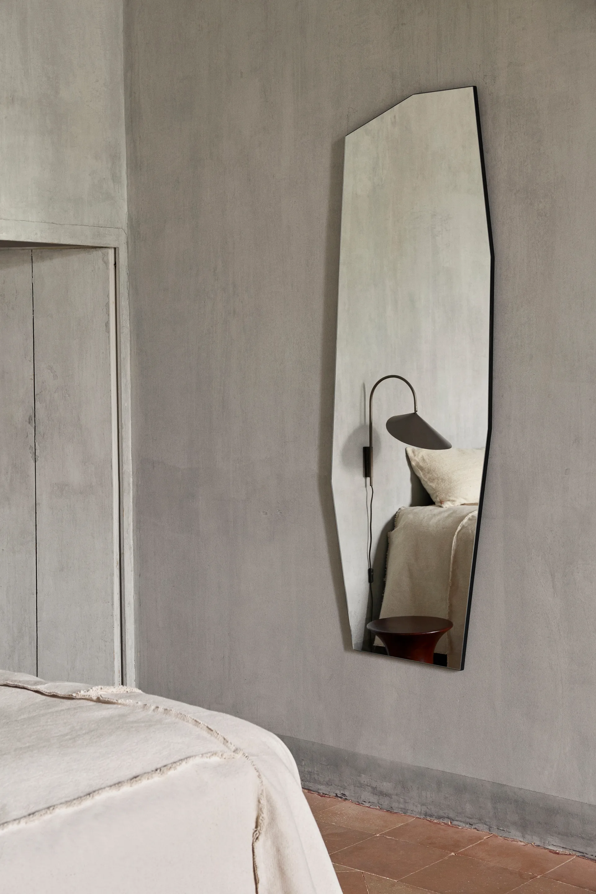 Shard spegel 57,8x165 cm, Black Ferm Living
