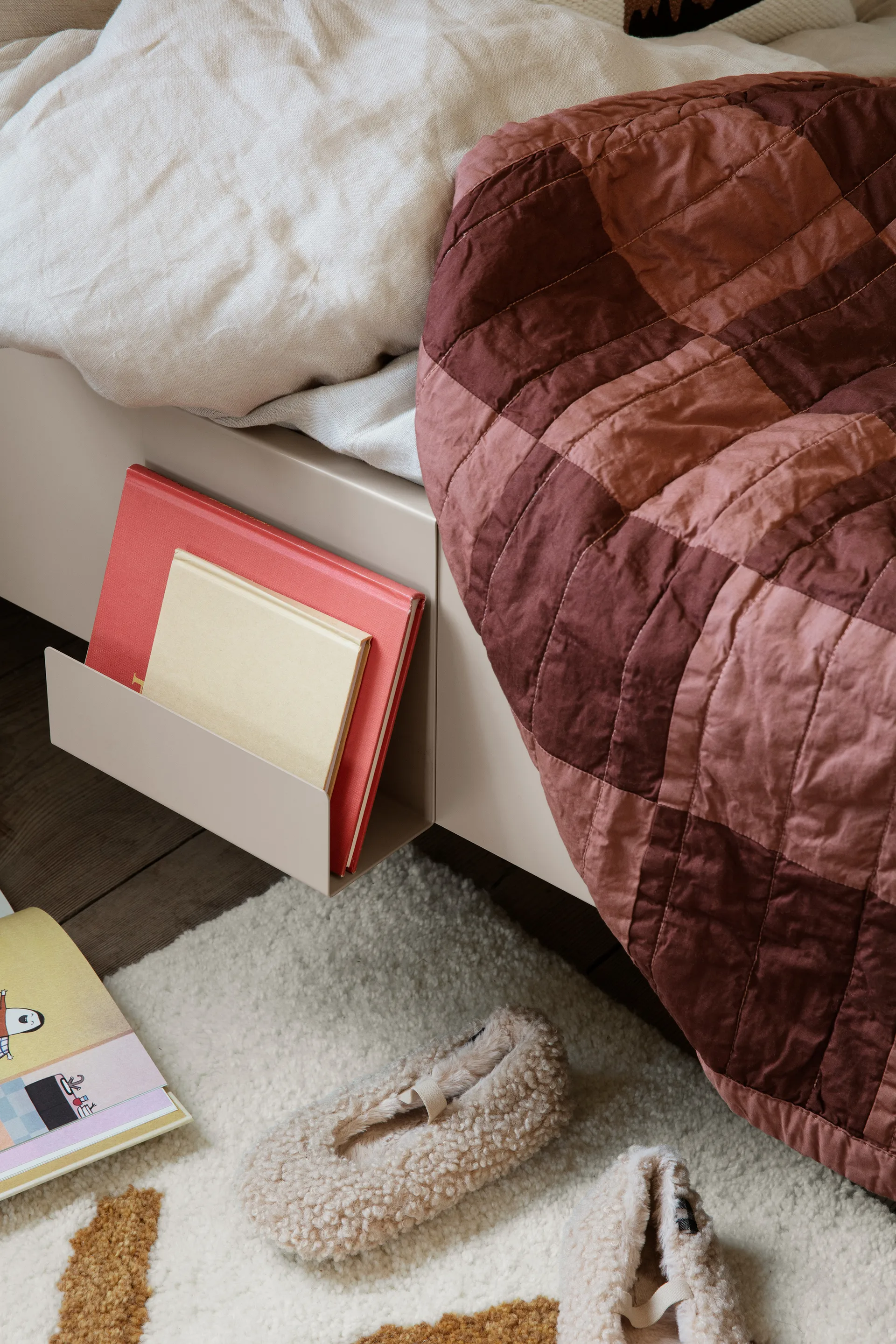 Sill hylla till säng, Cashmere Ferm Living