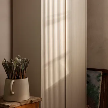 Sill Tall skåp - cashmere - Ferm Living