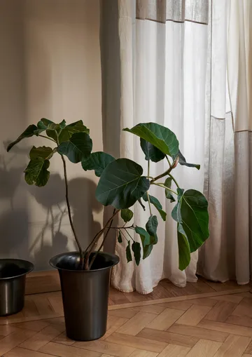 Spun alu korg hög Ø35 cm - Blackened Aluminium - Ferm Living
