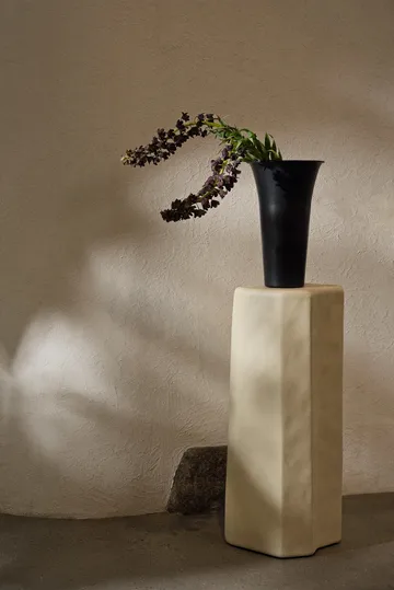 Staffa piedestal - Ivory - Ferm Living