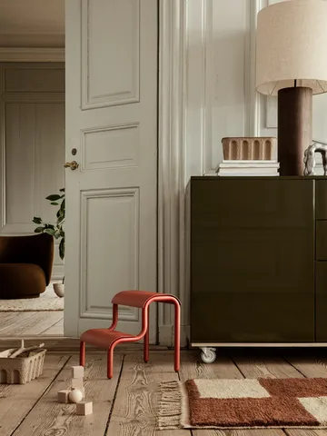 Up stegpall - Poppy Red (röd) - Ferm Living