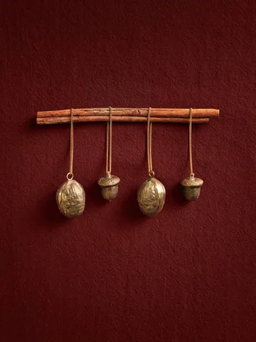 Walnut dekorationshänge 2-pack - Mässing - Ferm Living