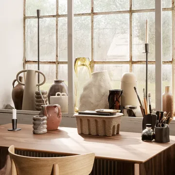 Yama pennställ - Svärtad aluminium - Ferm Living