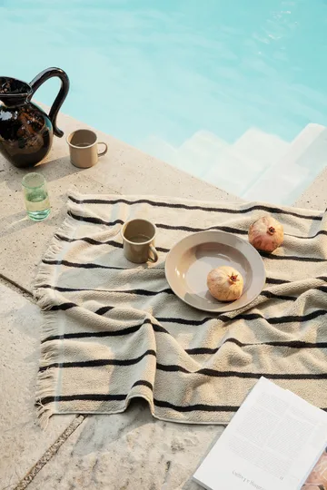 Yard Picnic servis picknick 8 delar - Cashmere - Ferm Living