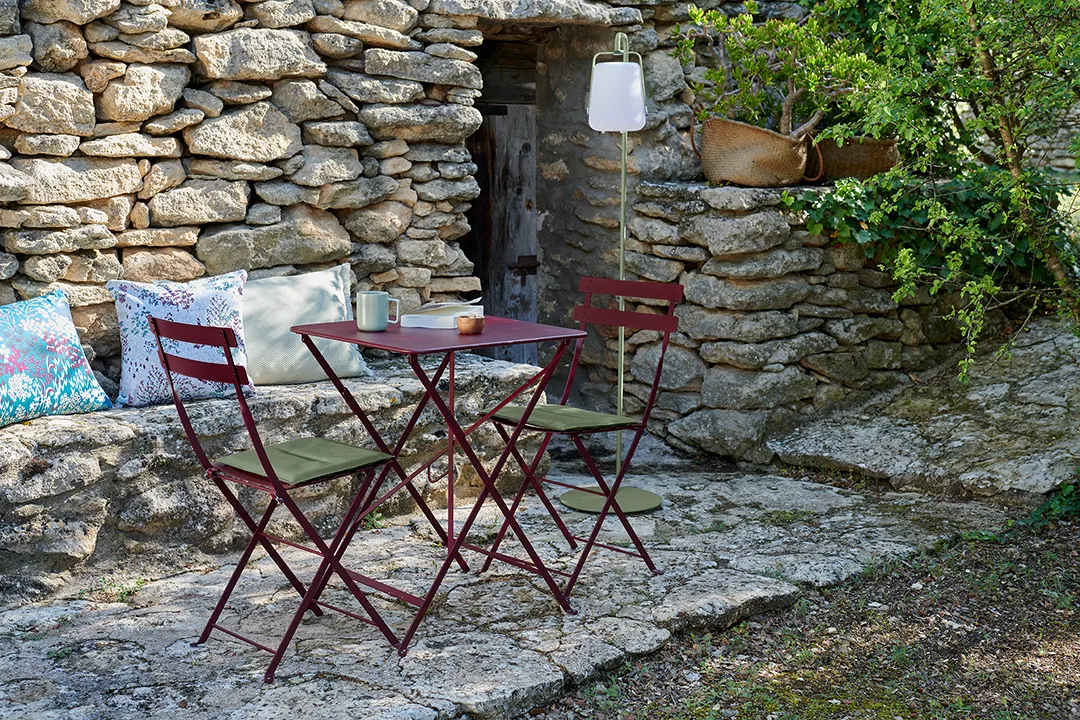 Bistro bord 57x57 cm, Black cherry (vinröd) Fermob