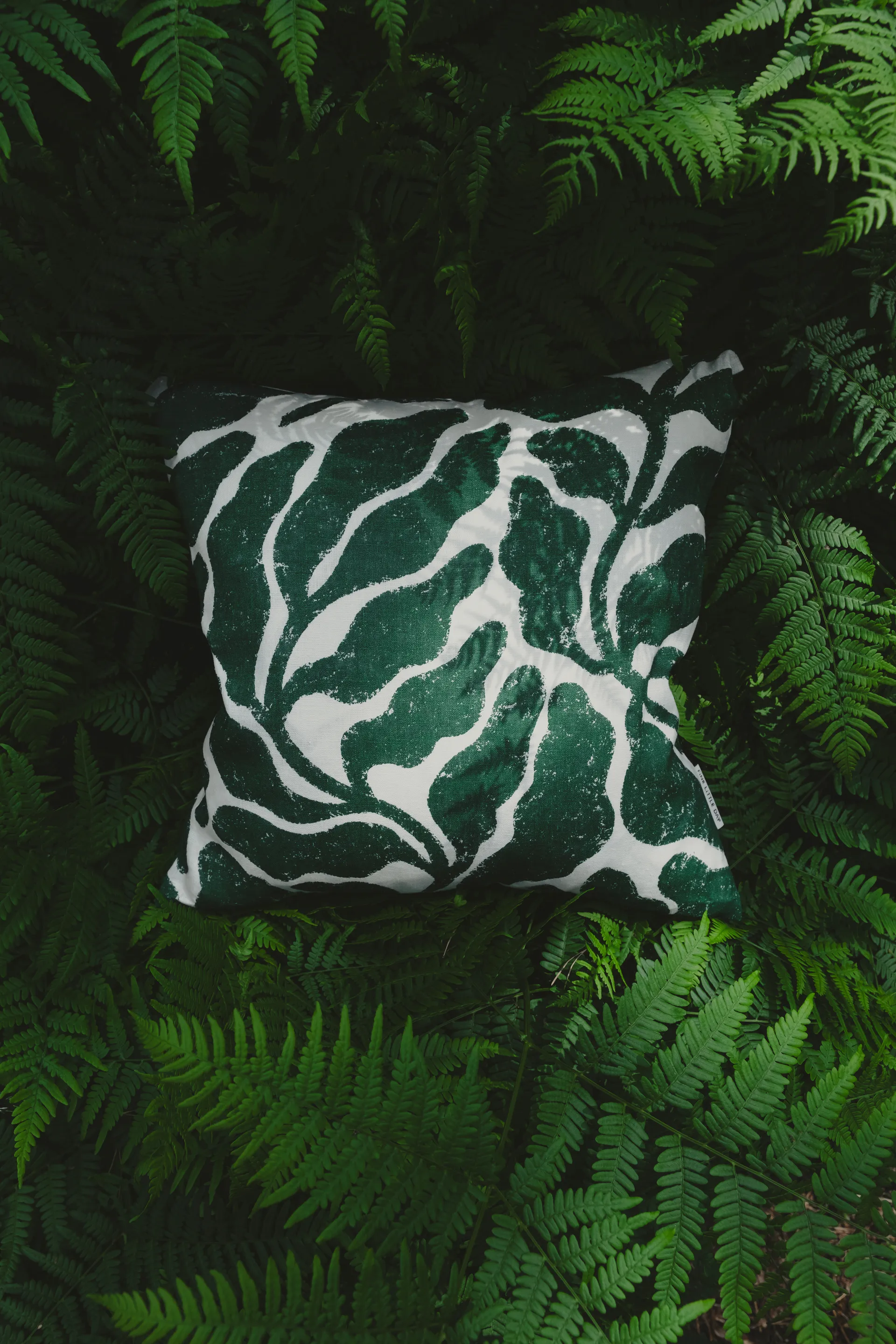 Leaves kuddfodral 48x48 cm, Green Fine Little Day