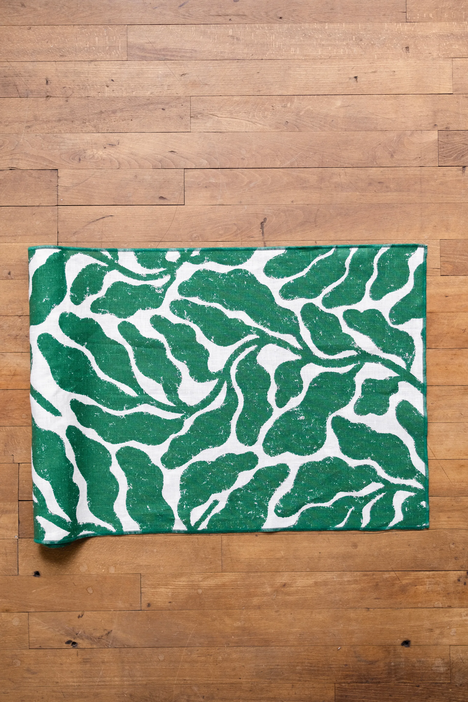 Leaves löpare, Green, 45x180 cm Fine Little Day