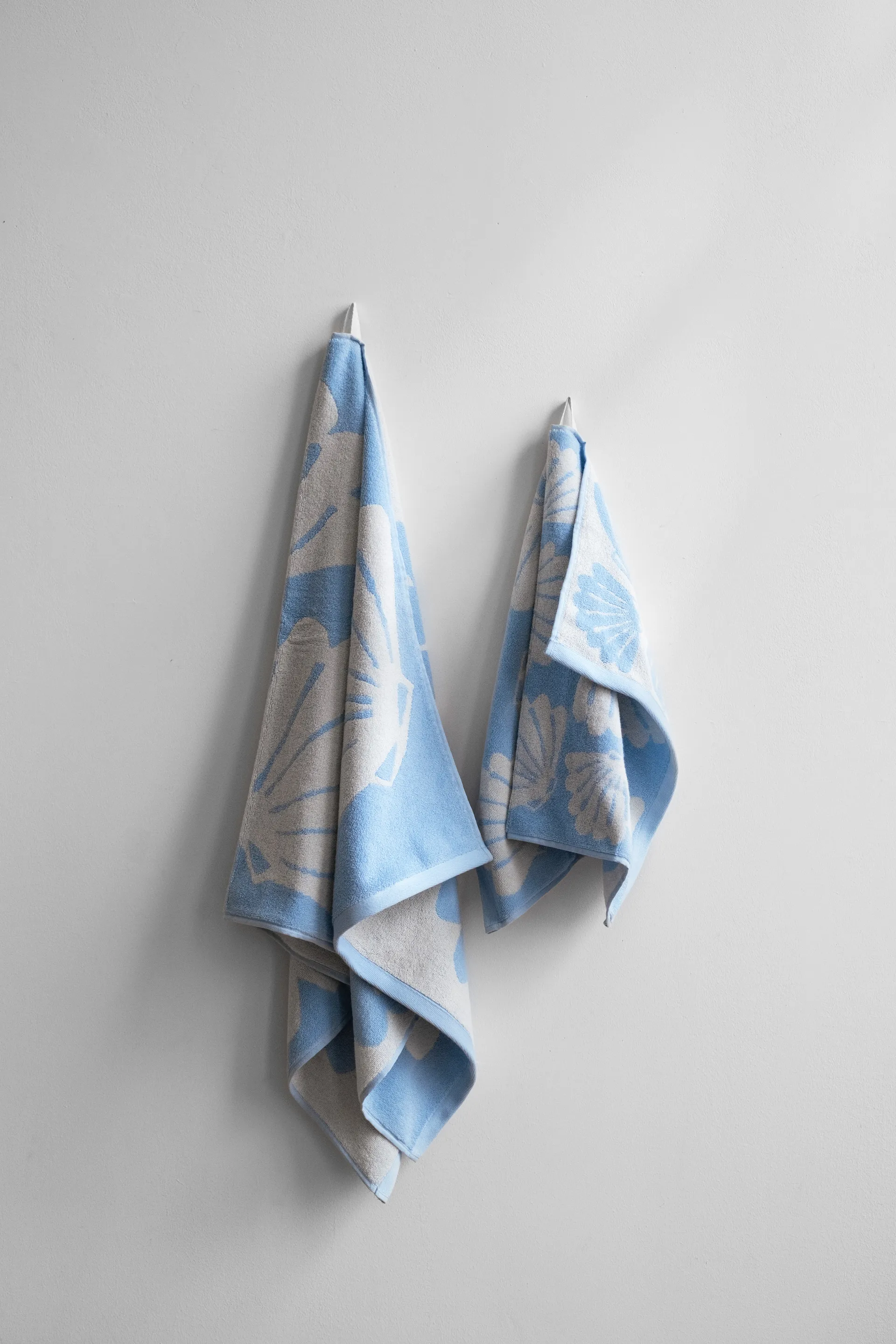 Snäcka handduk 50x70 cm, Blue Fine Little Day
