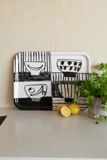 Stilleben bricka 33x43 cm - Svart-vit - Fine Little Day