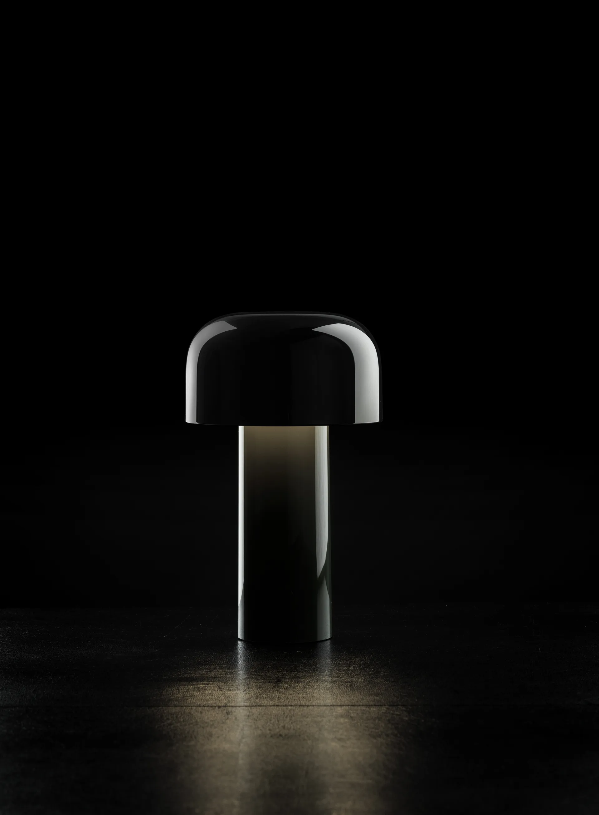 Bellhop bordslampa portabel, Glossy black, IP54 (inom/utomhus) Flos