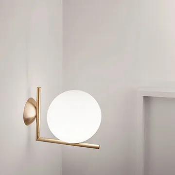 IC lights C/W2 vägglampa - Borstad mässing-opal - Flos