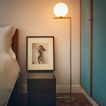 IC Lights F2 golvlampa - Svart-opal - Flos