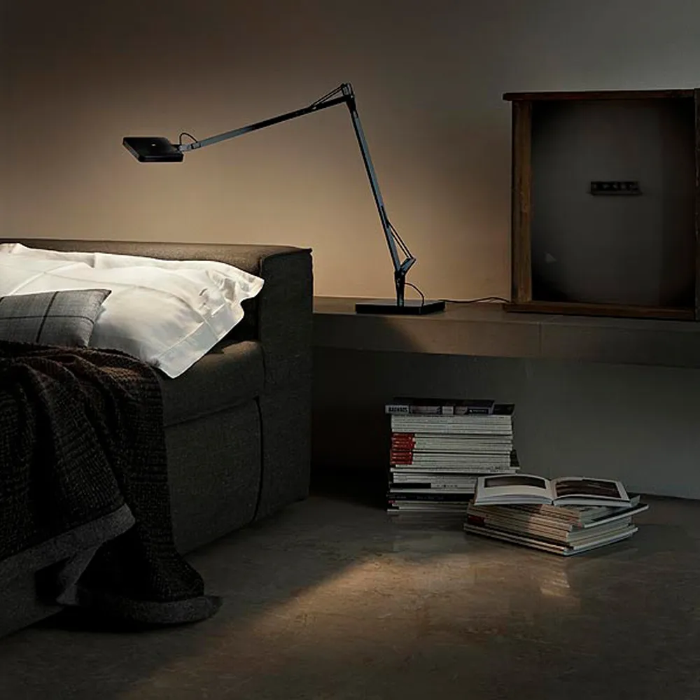 Kelvin T LED bordslampa, Antracit Flos