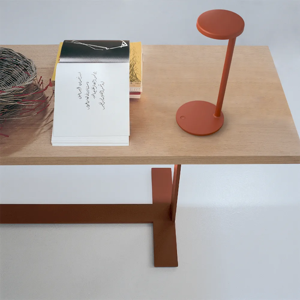 Oblique Qi bordslampa, Antracit Flos