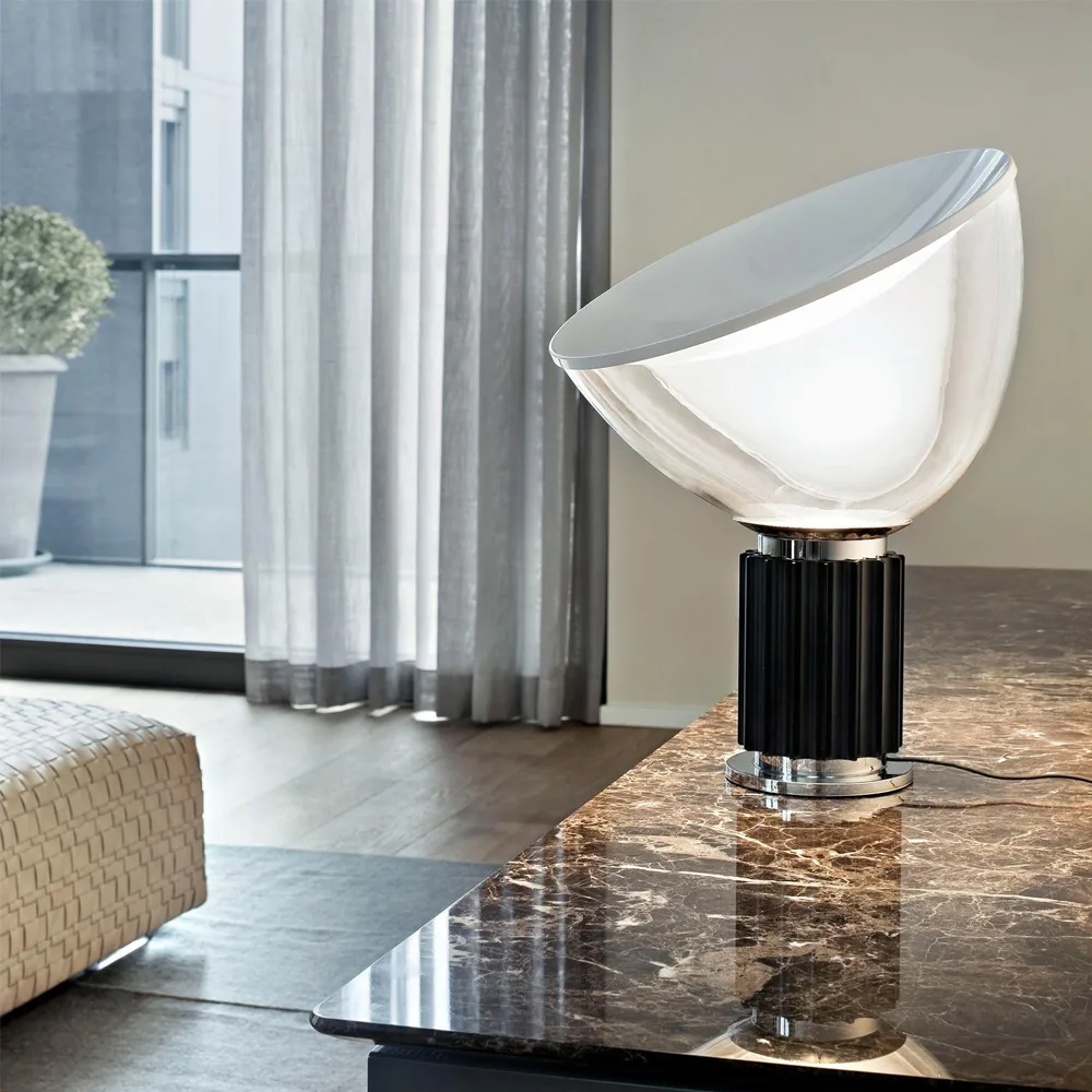 Taccia bordslampa LED 64,5 cm, Svart Flos