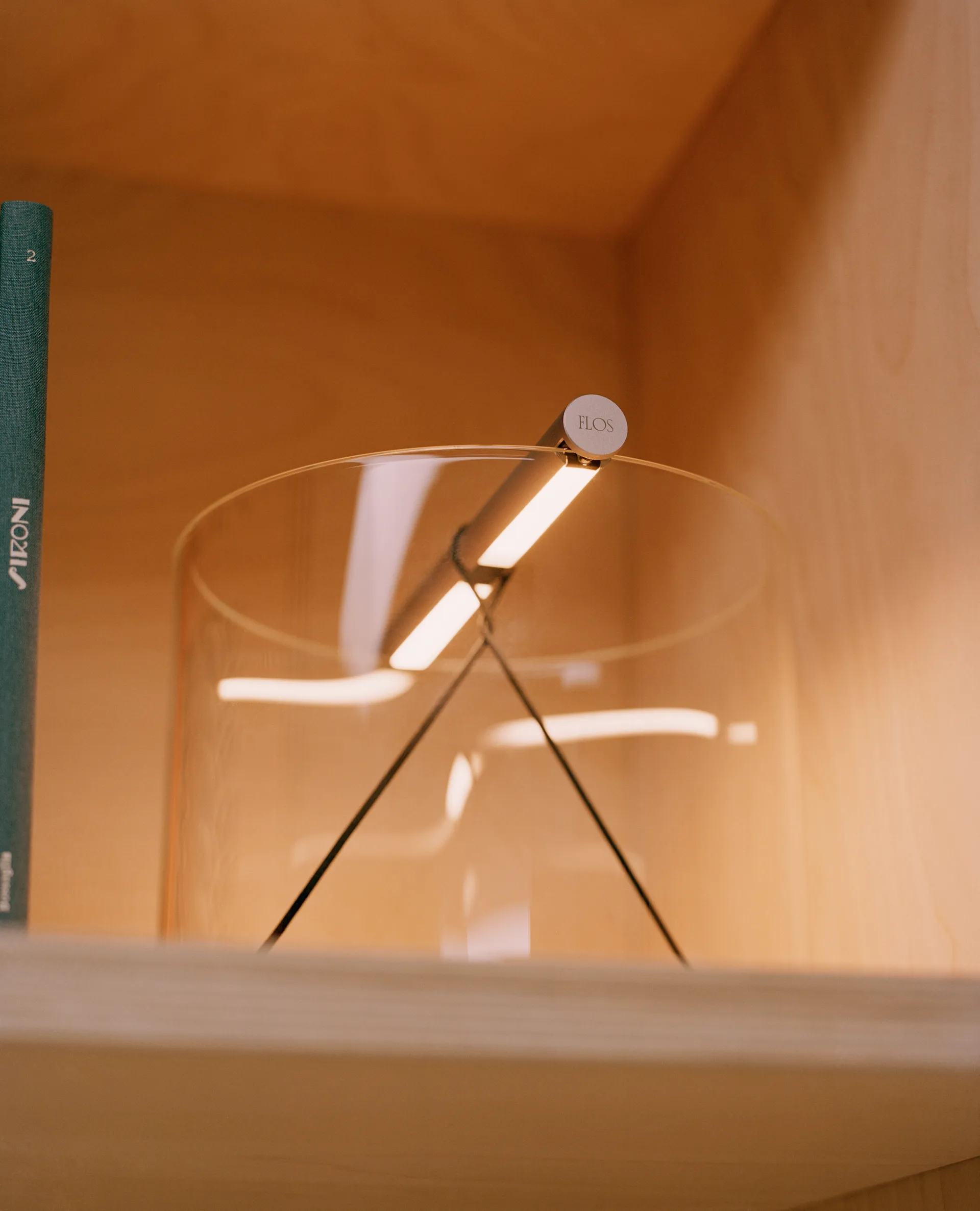 To-Tie T1 bordslampa, Anodiserat aluminium Flos