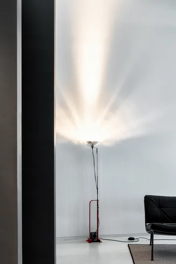 Toio Led golvlampa - Röd (EU) - Flos
