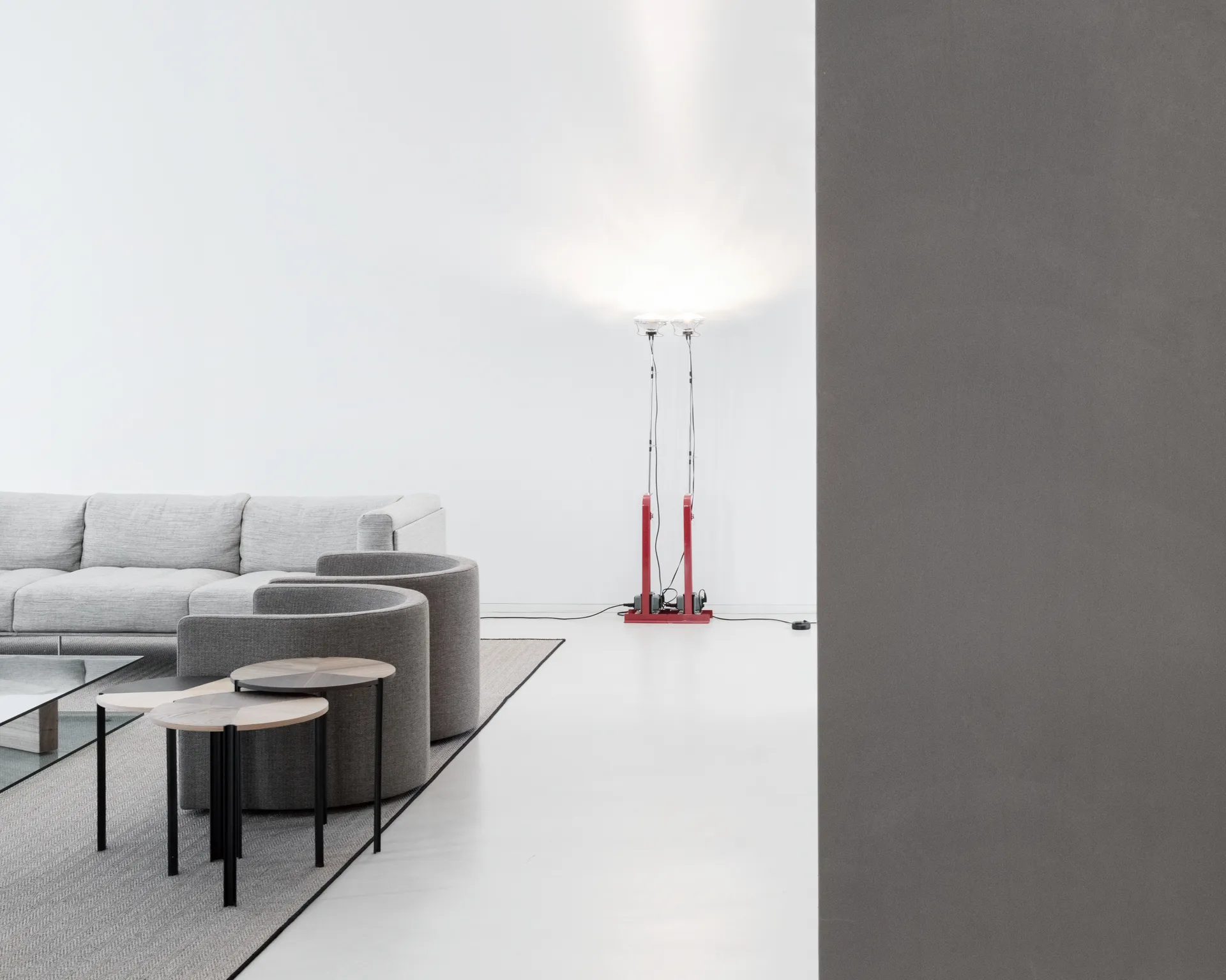 Toio Led golvlampa - Röd (EU) Flos