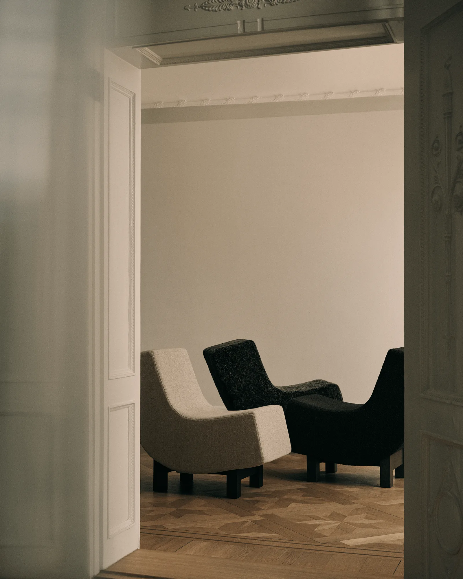 BD1 Lounge Chair, Tyg Ecriture 240-svart ek Fogia