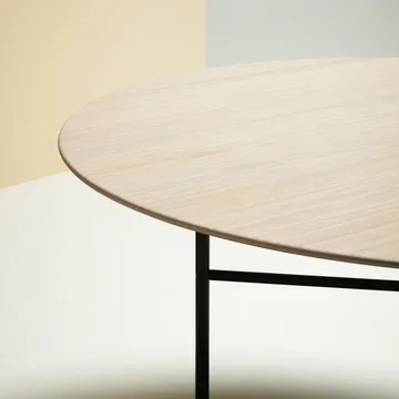 Supper matbord ek Ø127 cm - ek naturlack, svart underrede - Fogia