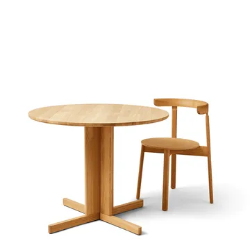 Trefoil matbord Ø90 cm - Ek - Form & Refine