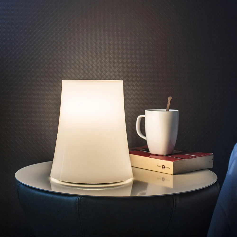 Birdie Zero bordslampa, White, grande Foscarini