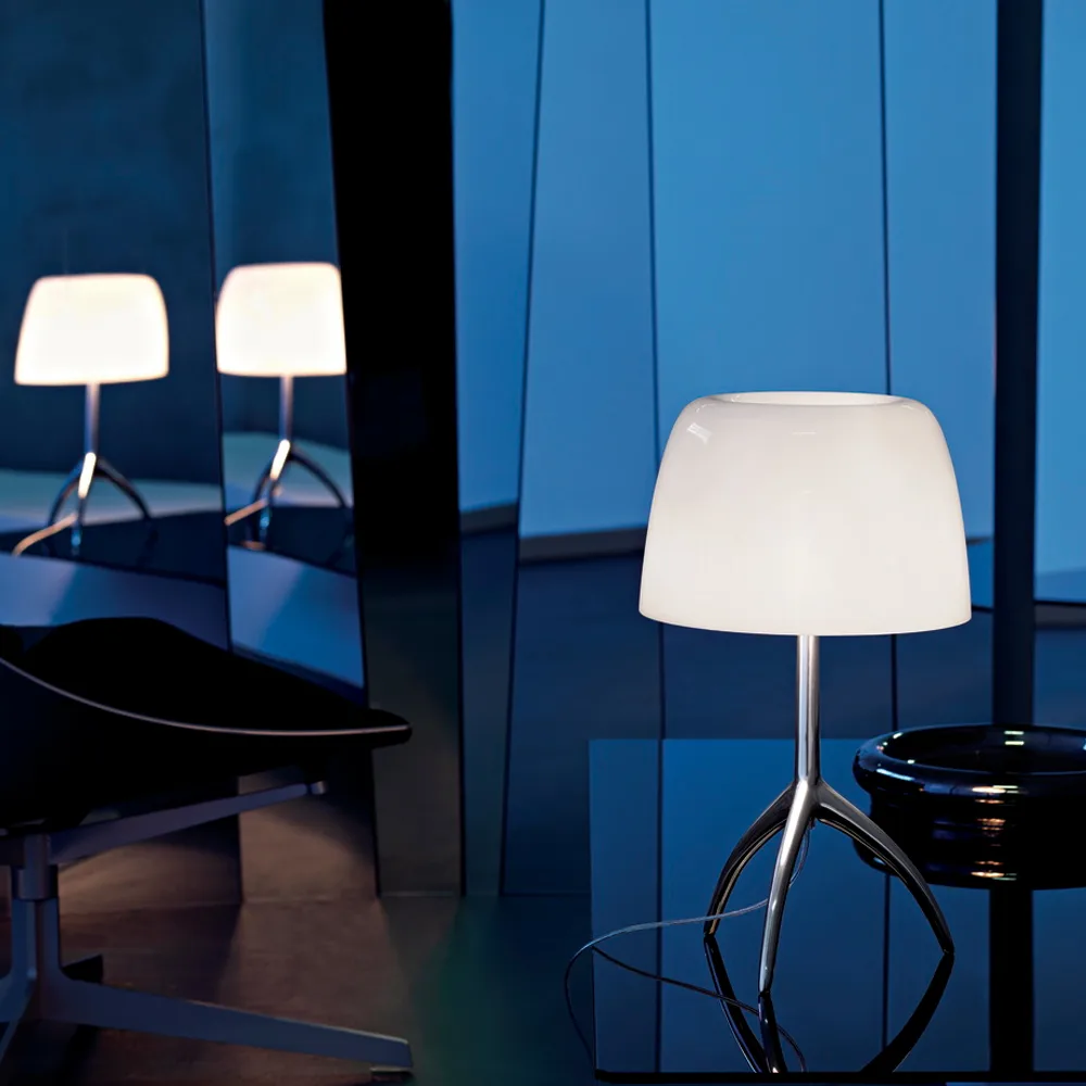 Lumiere 05 piccola bordslampa, vit, aluminium Foscarini