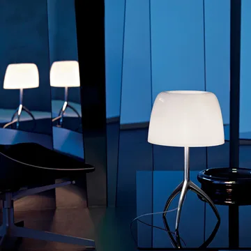 Lumiere 05 piccola bordslampa - vit, aluminium - Foscarini