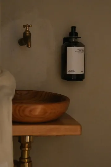 FRAMA vägghållare för tvål/handlotion 375 ml - Svart - FRAMA