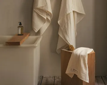 Light Towel handduk 80x50 cm - Bone white (vit) - FRAMA