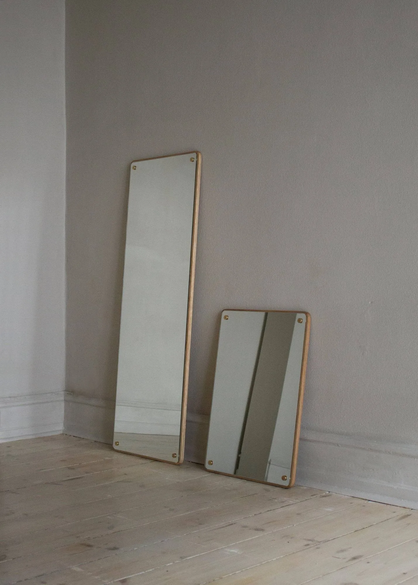RM-1 Rectangular spegel, Ek, small, 58x40 cm FRAMA
