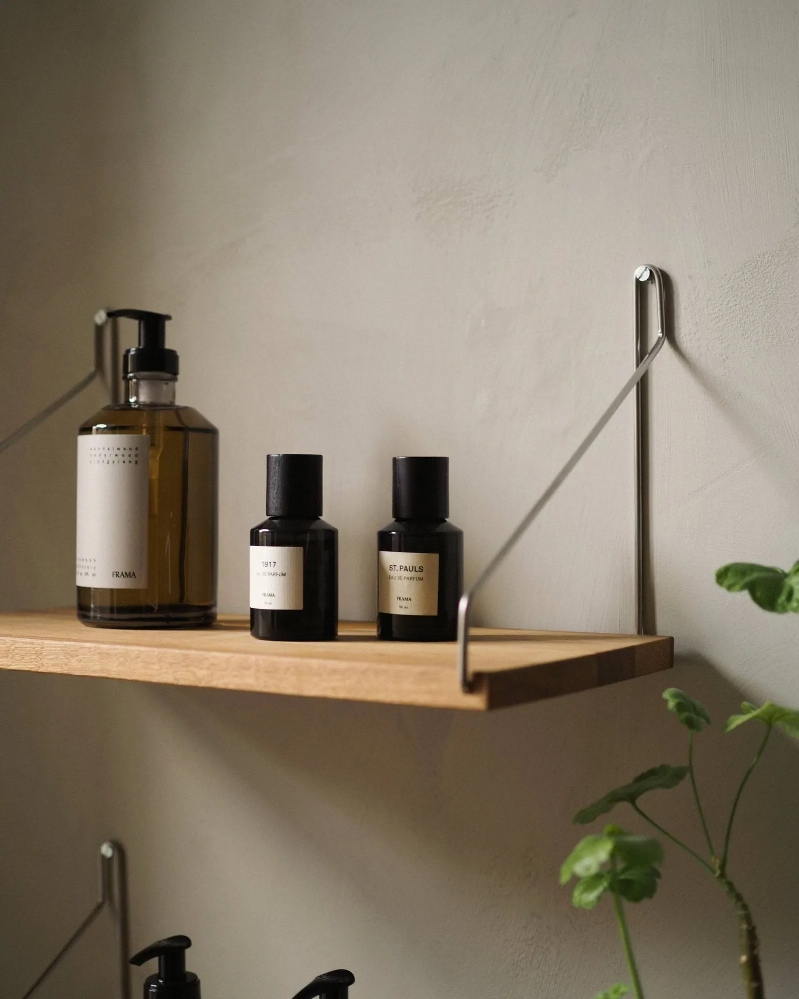Single Shelf vägghylla, Ek-rostfritt stål, 60x27 cm FRAMA