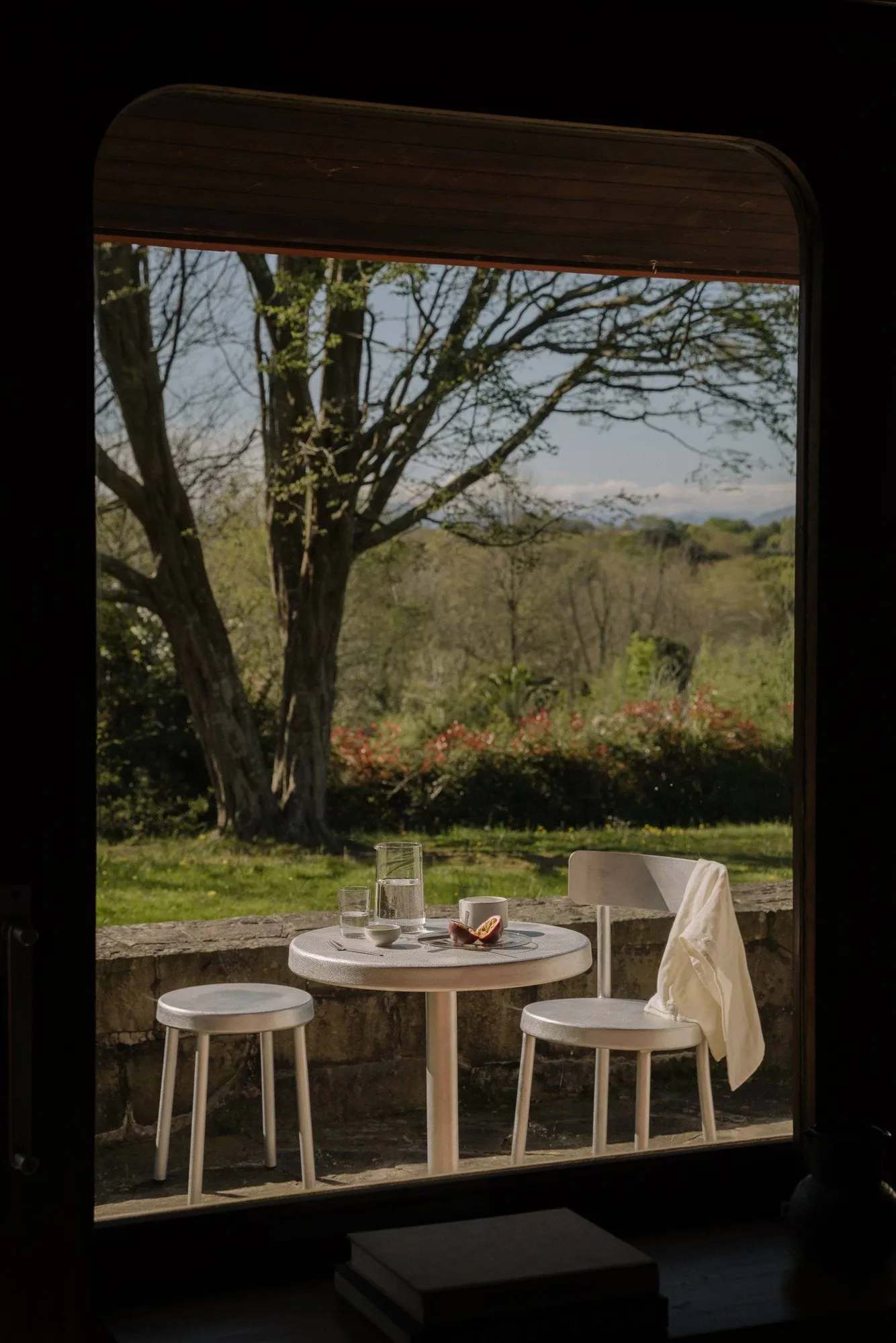 Tasca Table matbord, Aluminium, large, Ø87,5x75,5 cm FRAMA