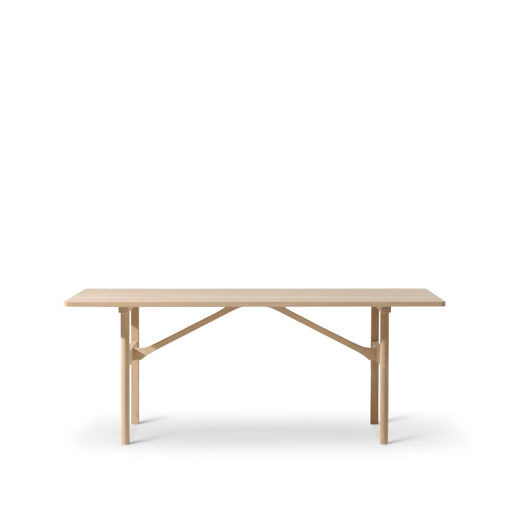 6284 matbord, Såpad ek Fredericia Furniture