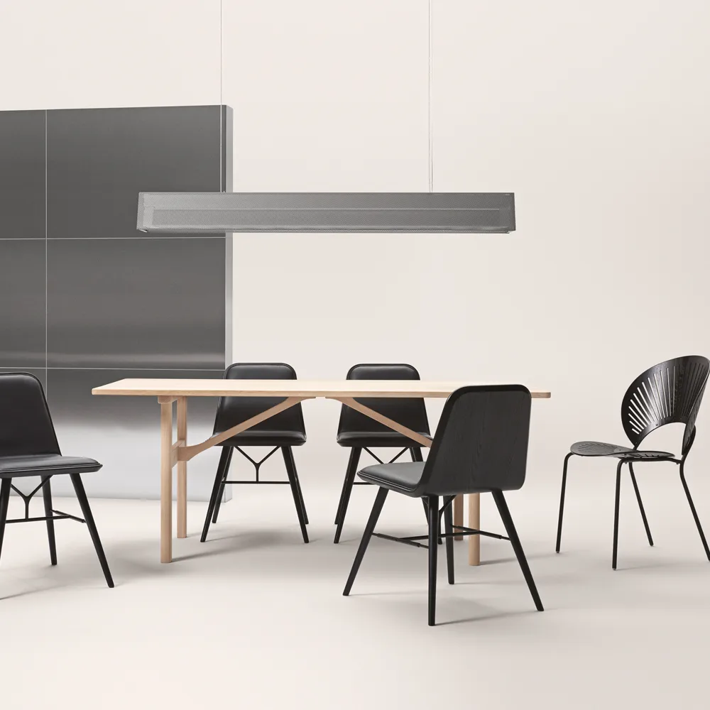 6284 matbord, Såpad ek Fredericia Furniture