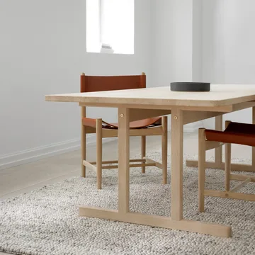 6286 matbord - Såpad ek - Fredericia Furniture