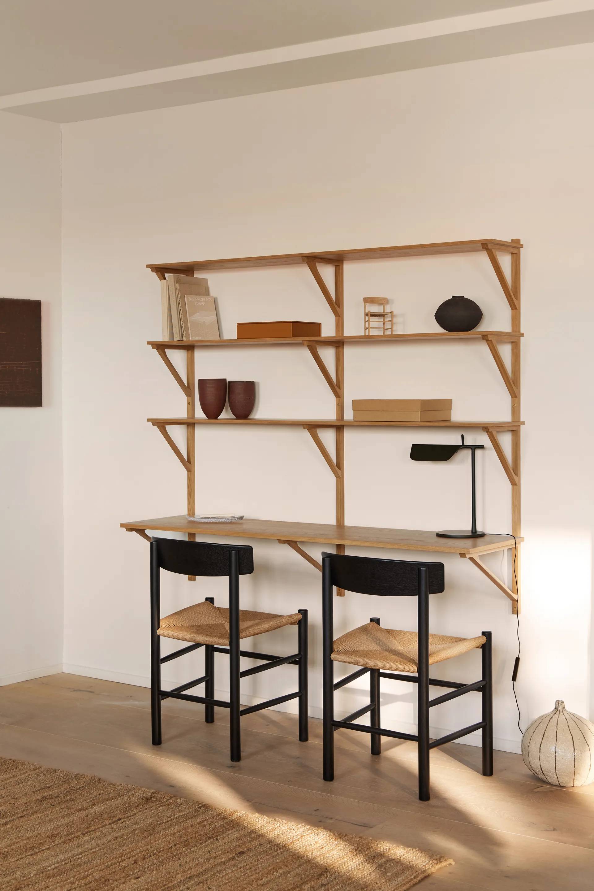 BM29 hylla med skrivbord 149x134 cm, Oak lacquer Fredericia Furniture