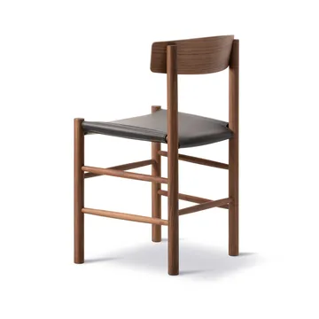 J39 stol - Oljad valnöt-läder Omni 377 mörkbrun - Fredericia Furniture