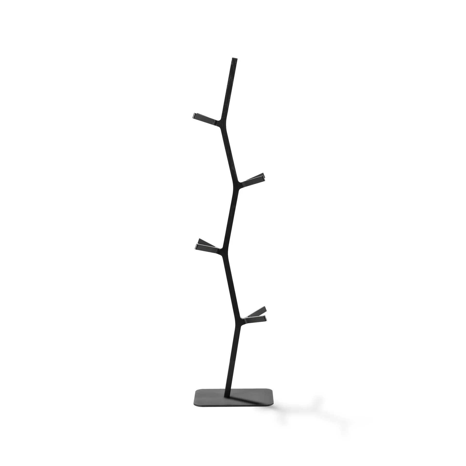 Nara klädhängare, Svartbetsad ask-svartlackat stål Fredericia Furniture