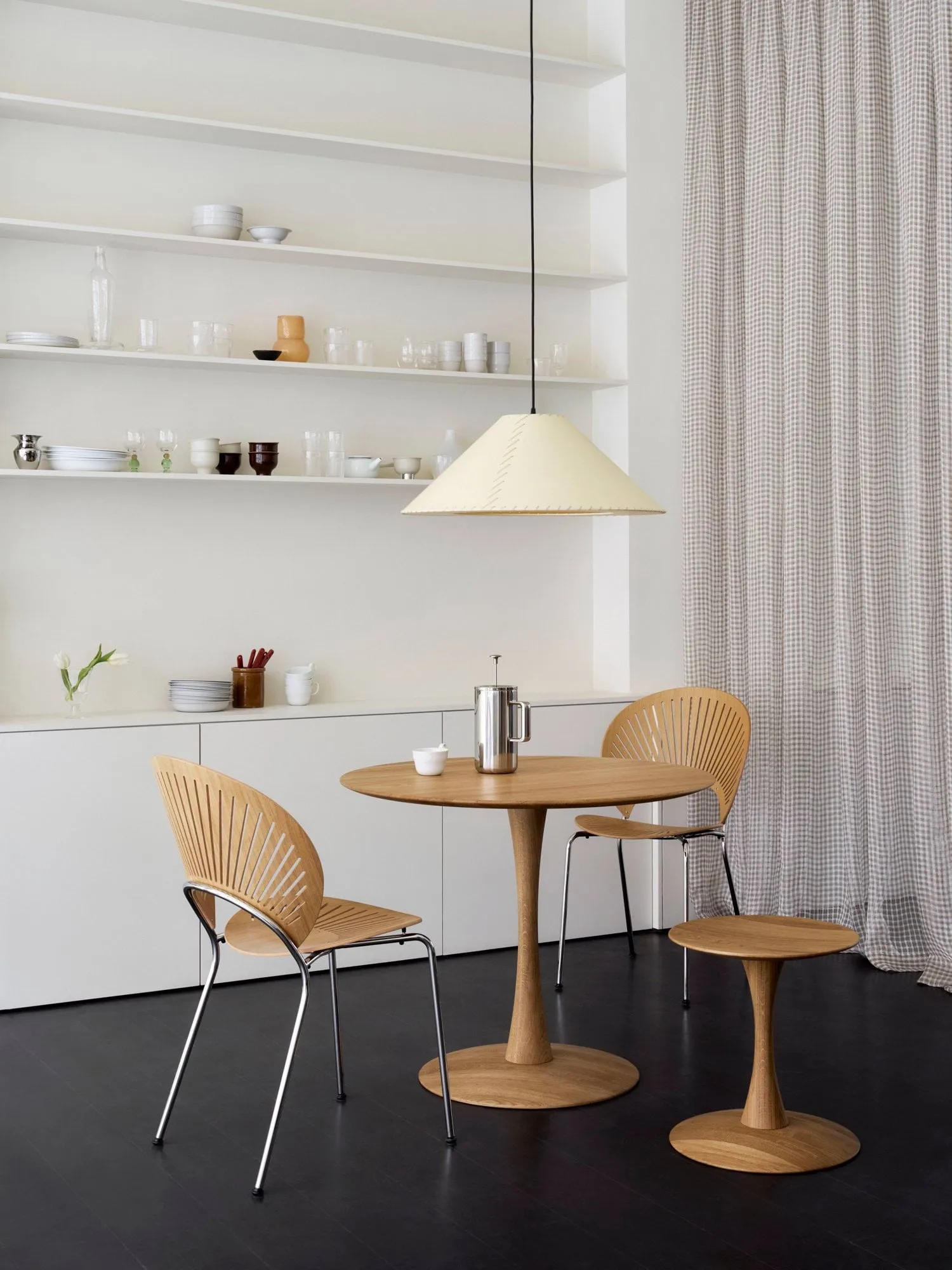 ND105 Trisse rund pall, Oljad ek, Ø40x46 cm Fredericia Furniture
