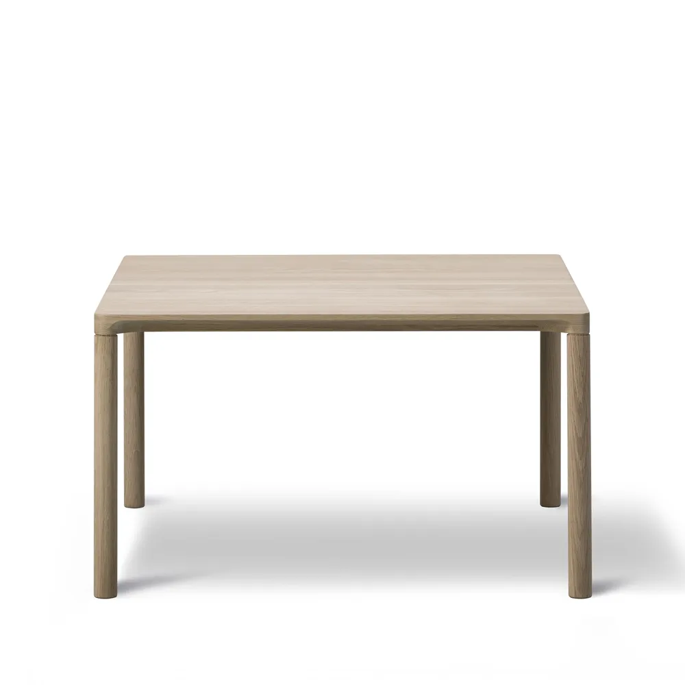 Piloti 6725 sidobord, Lackad ek-höjd 41 cm Fredericia Furniture